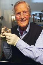 Watch The Incredible Story of Marie Antoinette\'s Watch... With Nicholas Parsons Wolowtube