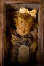 Watch National Geographic: The Girl in the Glass Casket Wolowtube